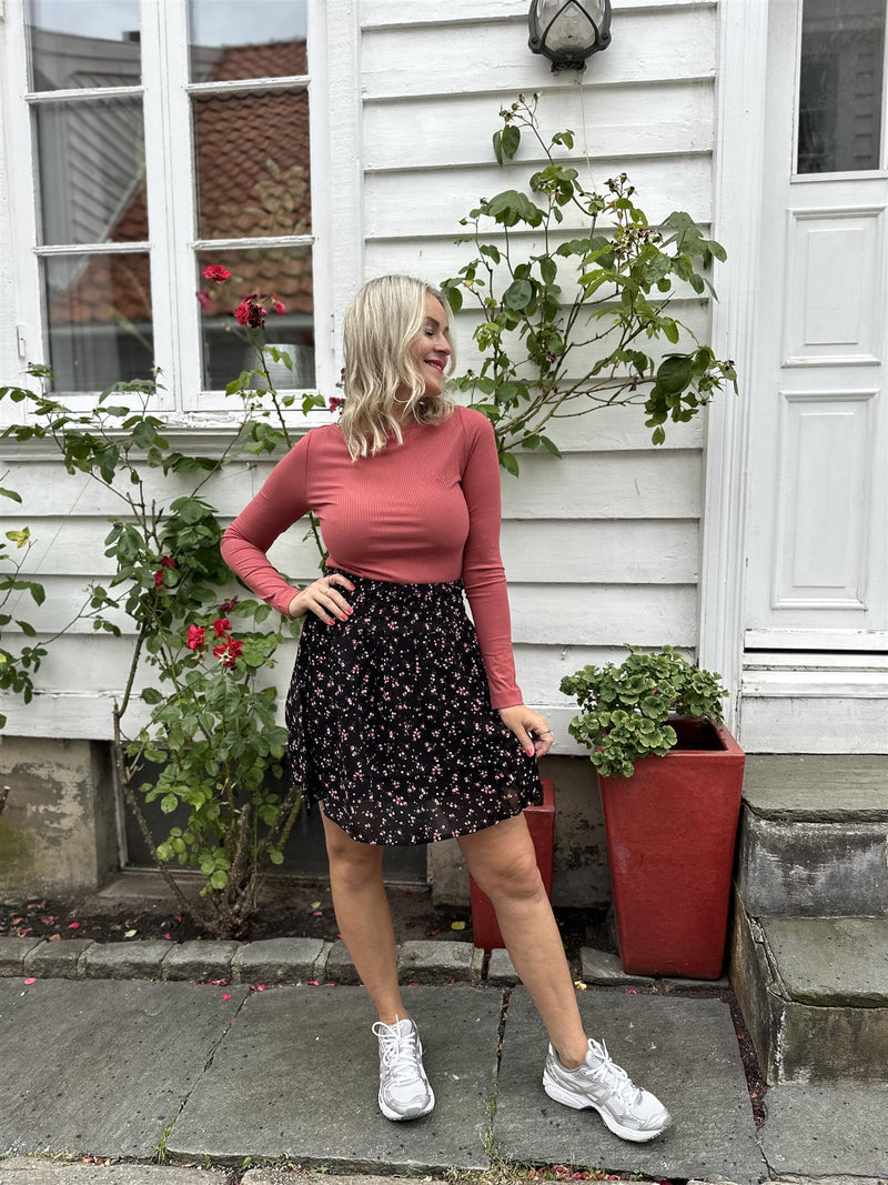 Orabella skirt Sort M. Blomster