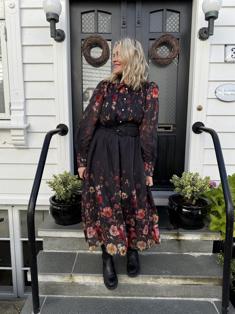 Romantica l/s long dress Sort M. Blomster