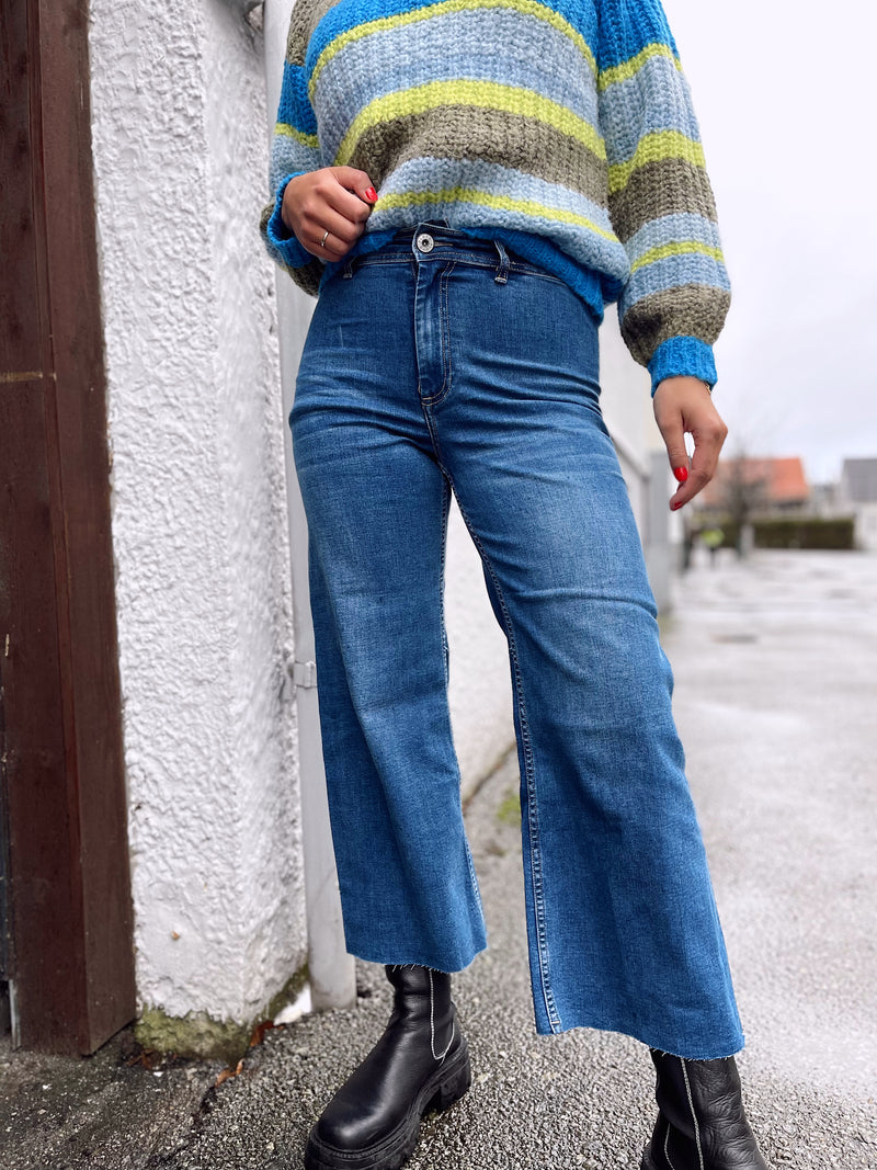 Selena Mellomblå